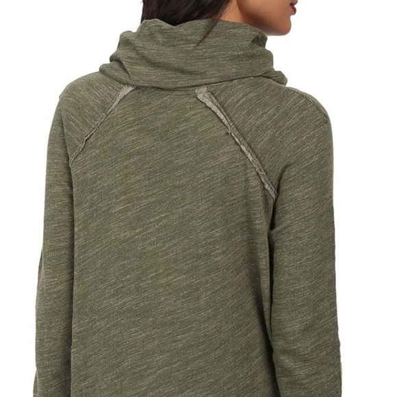 💥Free People💥Cocoon Cowl Neck Pullover - Picture 2 of 8